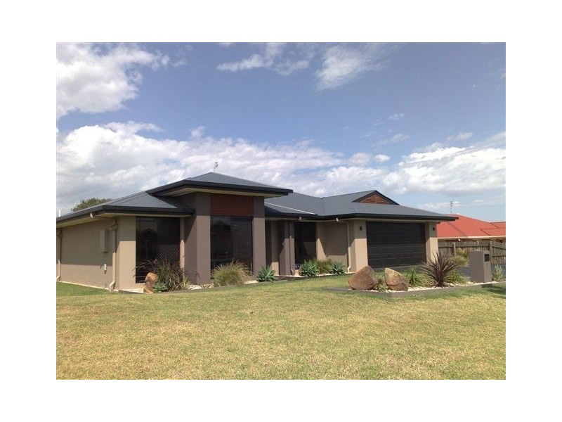 11 Kestrel Drive, Highfields QLD 4352