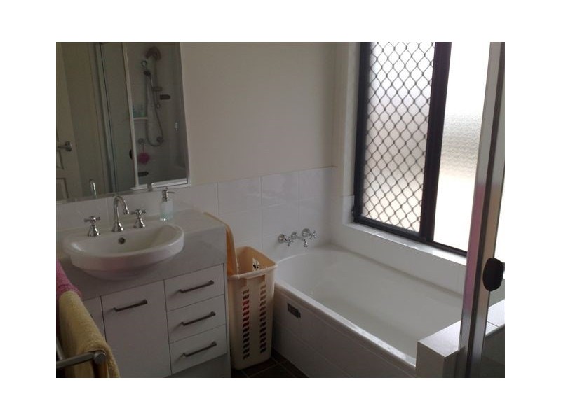 11 Kestrel Drive, Highfields QLD 4352