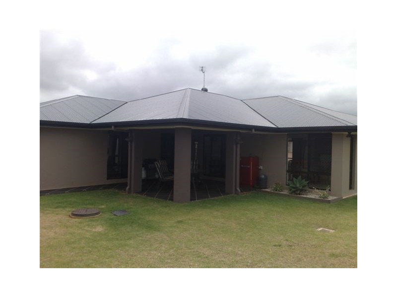 11 Kestrel Drive, Highfields QLD 4352