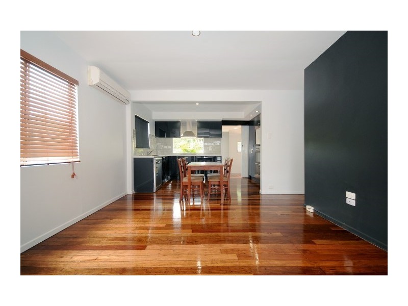 6 Reginald Street, Mount Lofty QLD 4350