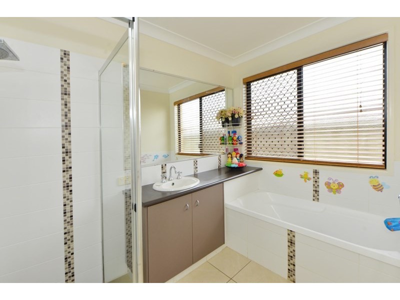 19 Nash Drive, Glenvale QLD 4350