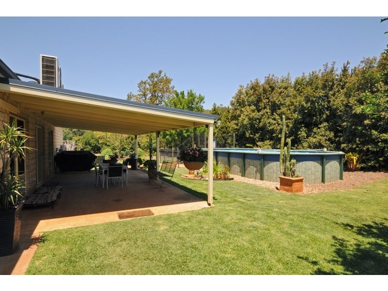 9 Bernard Court, Highfields QLD 4352