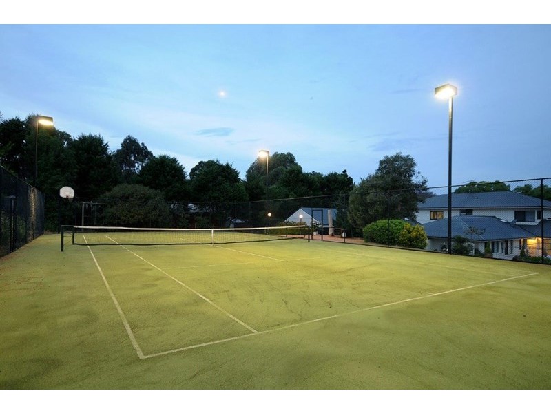 215 – 217 Rowbotham Street, Middle Ridge QLD 4350