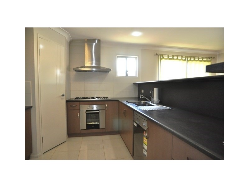 8 Lanagan Court, Middle Ridge QLD 4350