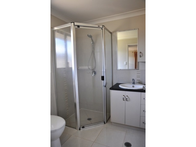 8 Lanagan Court, Middle Ridge QLD 4350