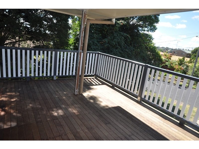 9 Noll Street, Kearneys Spring QLD 4350