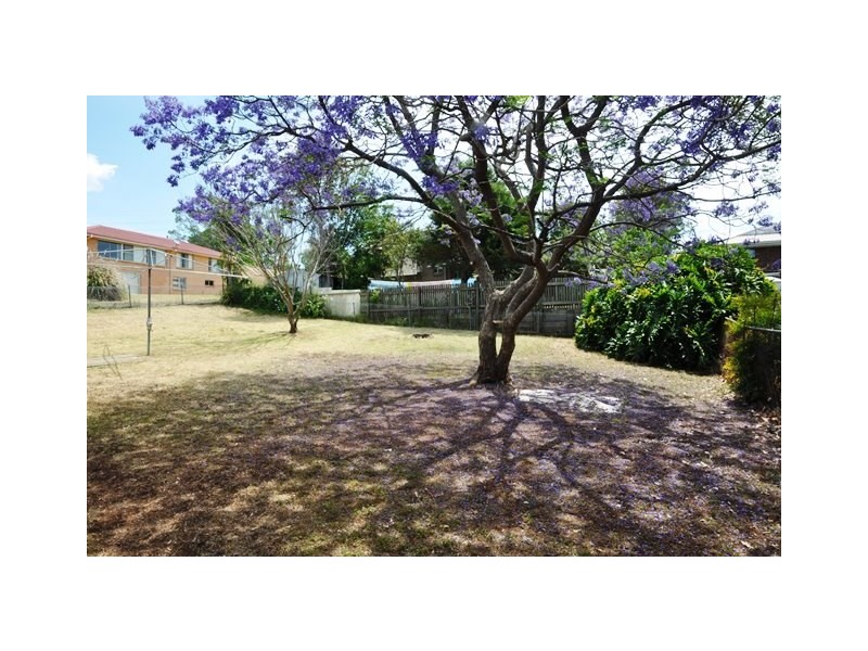 9 Noll Street, Kearneys Spring QLD 4350