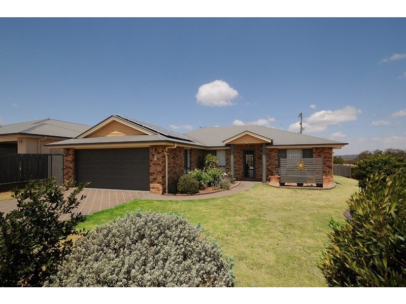 2 Smythe Drive, Highfields QLD 4352