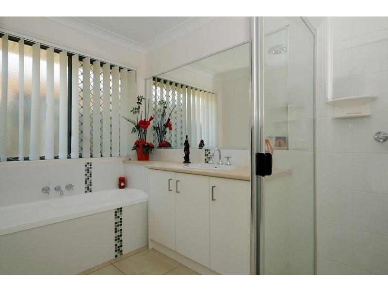 2 Smythe Drive, Highfields QLD 4352