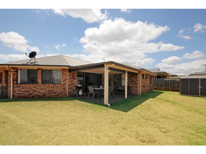 2 Smythe Drive, Highfields QLD 4352