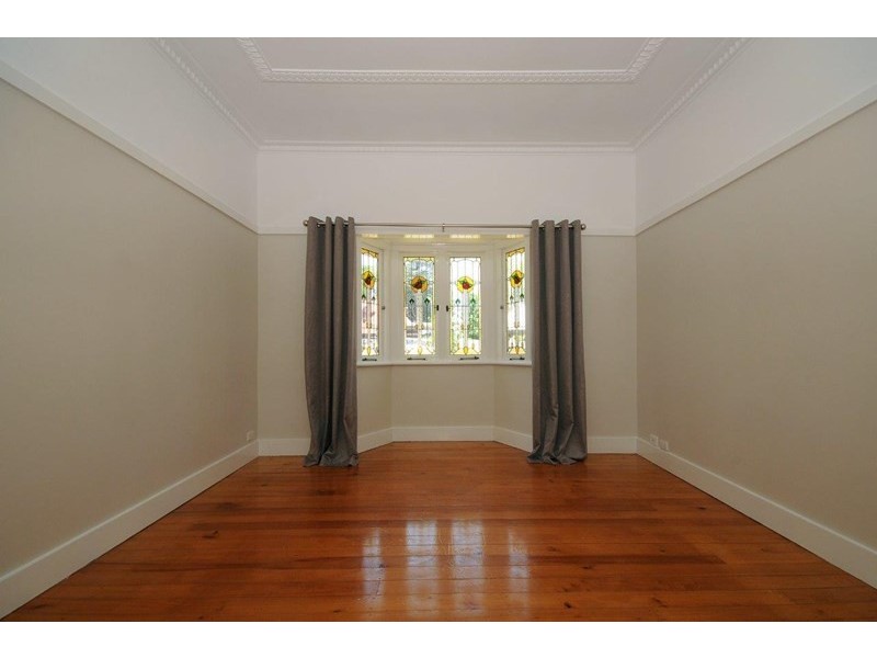 49a Bridge Street, Mount Lofty QLD 4350