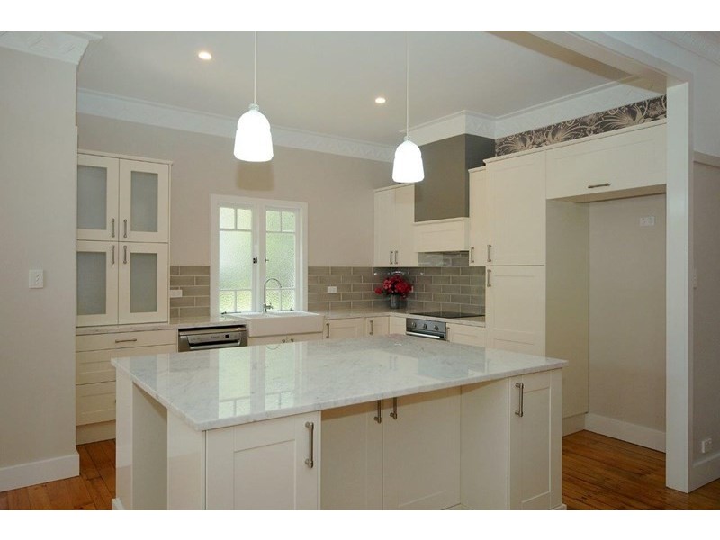 49a Bridge Street, Mount Lofty QLD 4350