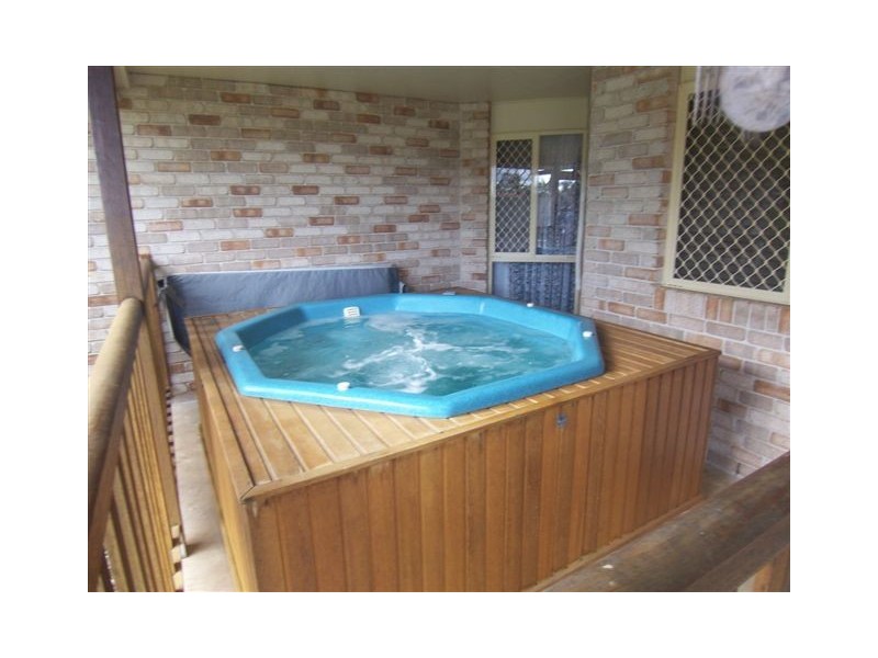 11 Hanna Court, Westbrook QLD 4350