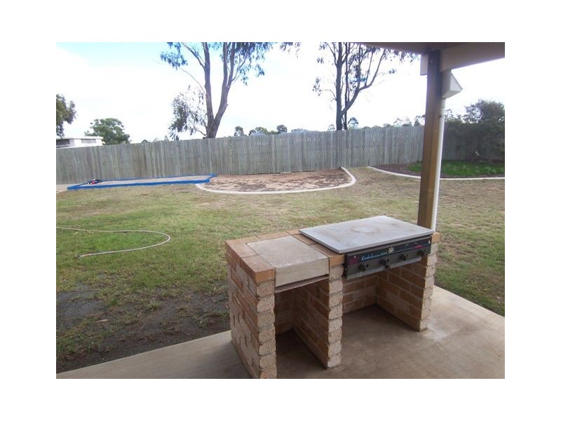 11 Hanna Court, Westbrook QLD 4350