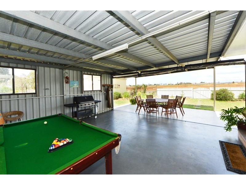 2 Fairfax Street, Cambooya QLD 4358