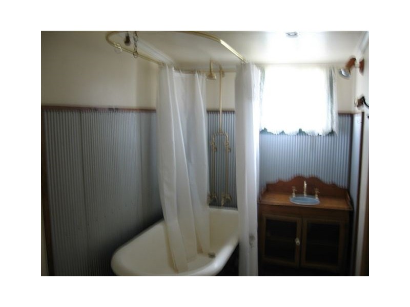 114 Hill Street, Newtown QLD 4350