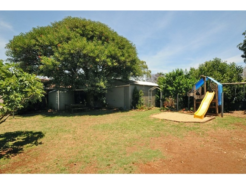 43 Drayton Road, Harristown QLD 4350