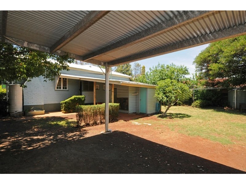 43 Drayton Road, Harristown QLD 4350