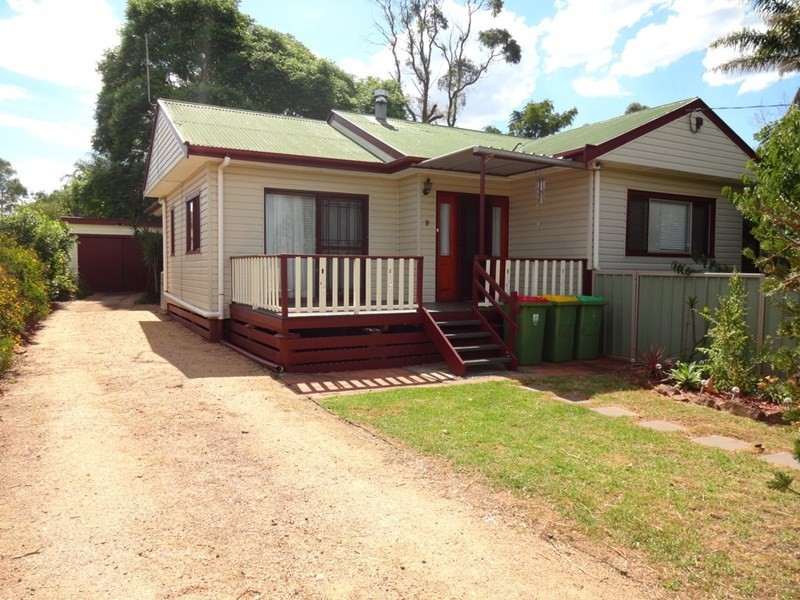 9 Burton Street, Harristown QLD 4350