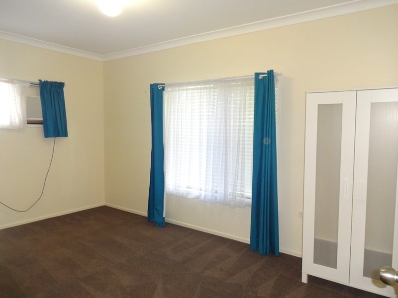 9 Burton Street, Harristown QLD 4350