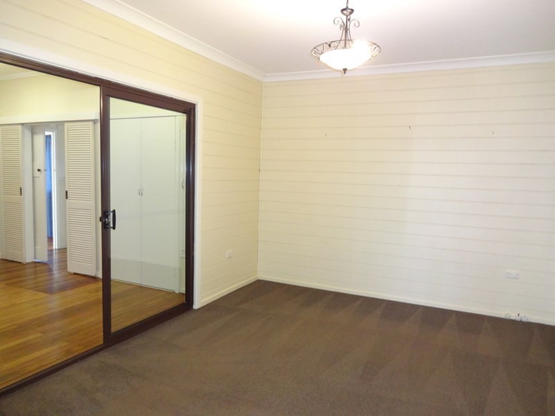 9 Burton Street, Harristown QLD 4350
