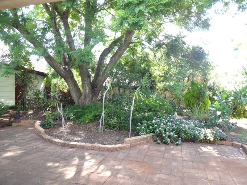 9 Burton Street, Harristown QLD 4350