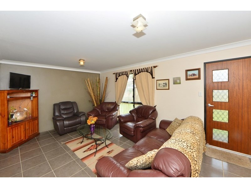 8 Kurrajong Court, Meringandan West QLD 4352