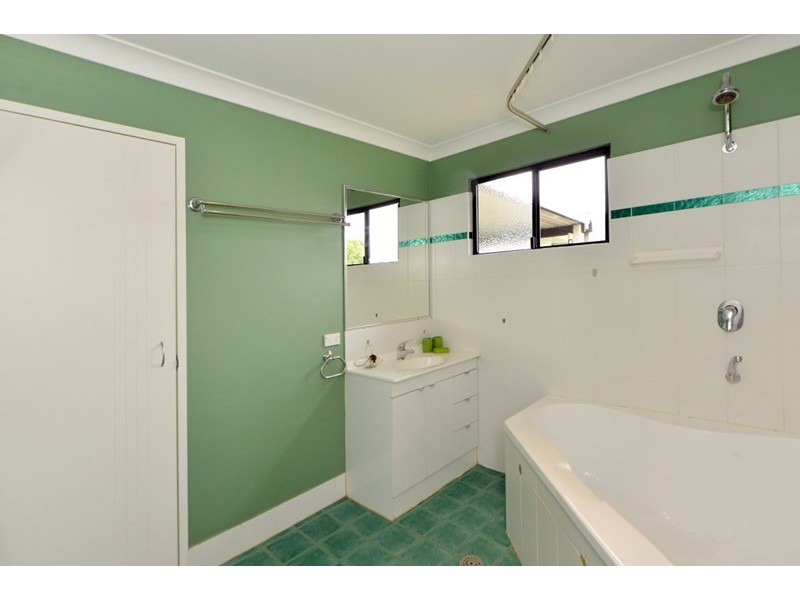 8 Kurrajong Court, Meringandan West QLD 4352