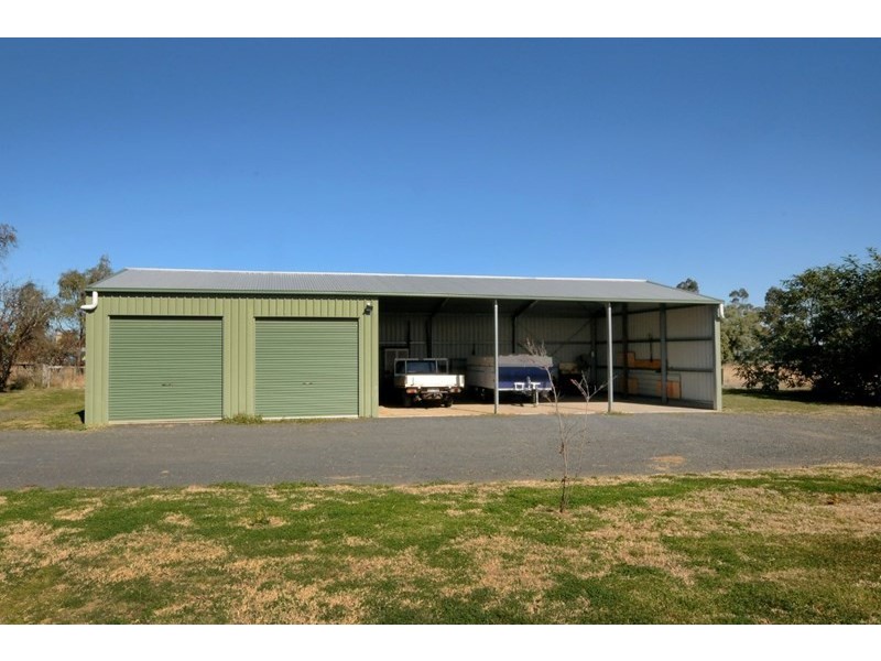 15 Racecourse Road, Oakey QLD 4401