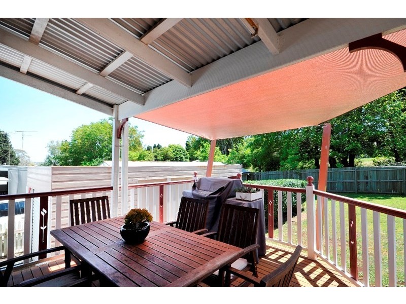 53 Jellicoe Street, Mount Lofty QLD 4350
