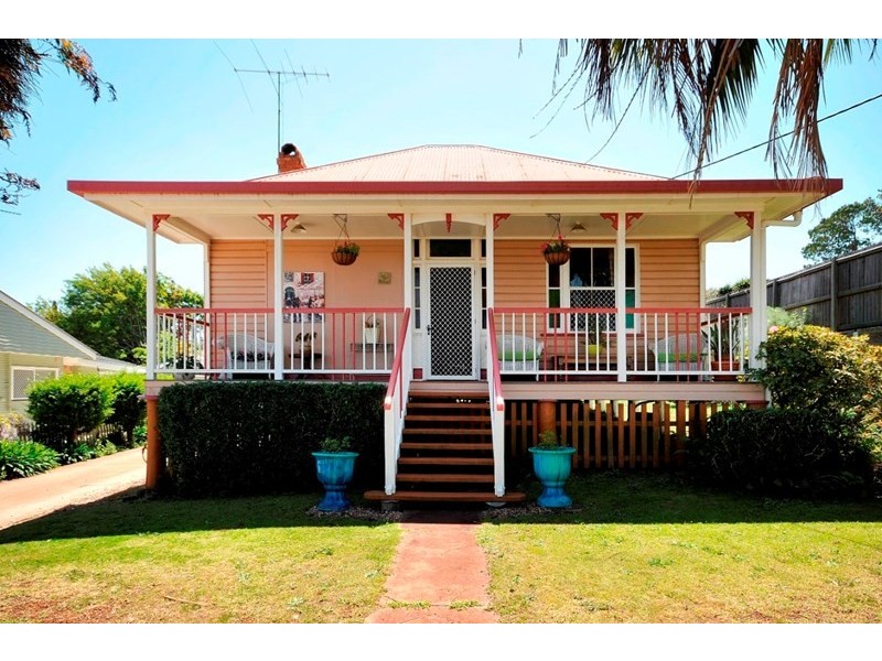 53 Jellicoe Street, Mount Lofty QLD 4350