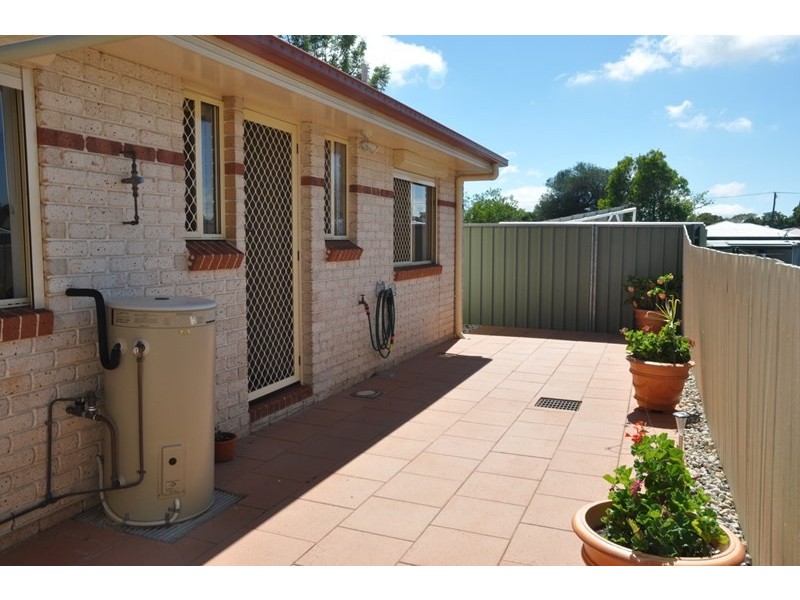 1/4a Cox Street, Wilsonton QLD 4350