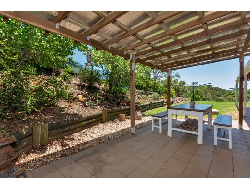 6 Nichols Drive, Glencoe QLD 4352
