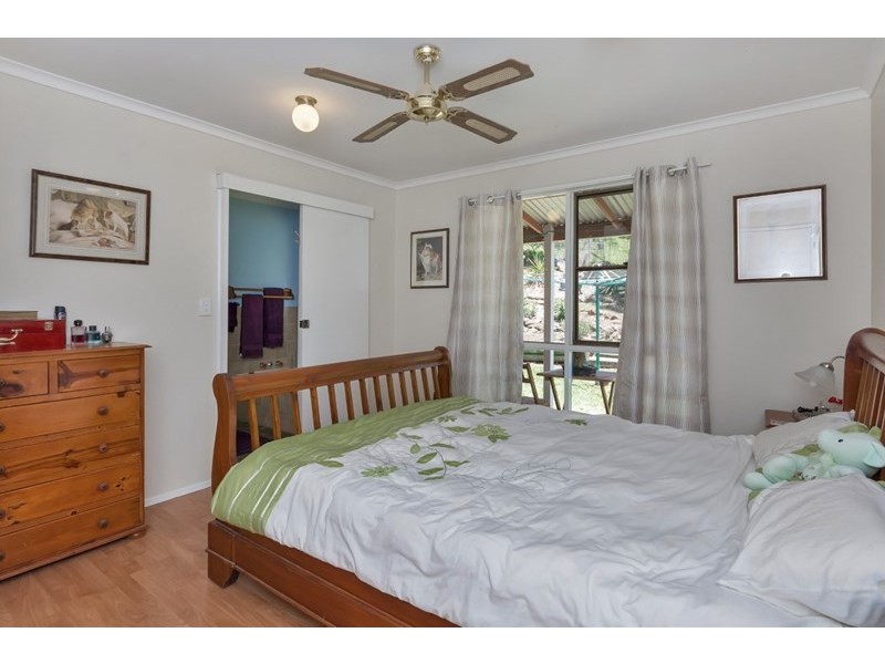 6 Nichols Drive, Glencoe QLD 4352