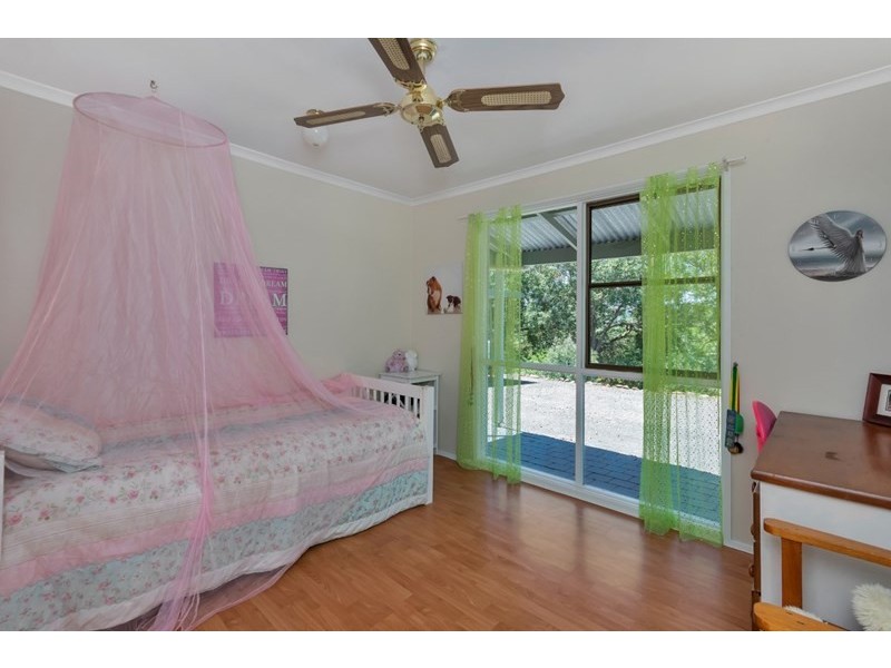 6 Nichols Drive, Glencoe QLD 4352
