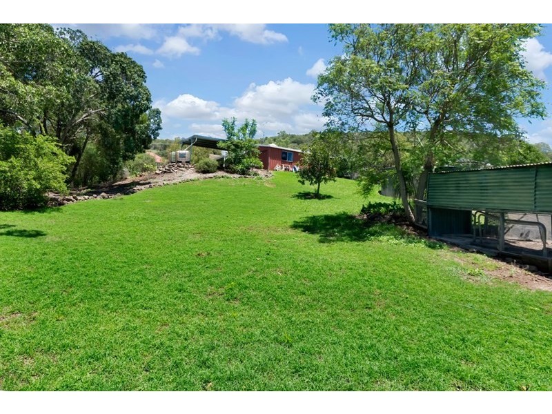 6 Nichols Drive, Glencoe QLD 4352