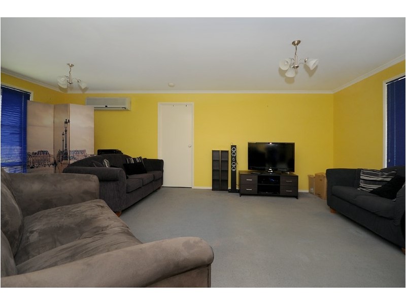 1 Richards Avenue, Cambooya QLD 4358