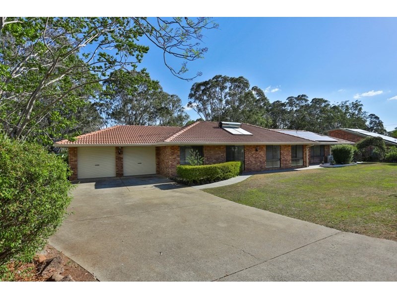 8 Dippel Street, Middle Ridge QLD 4350