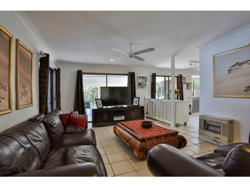 8 Dippel Street, Middle Ridge QLD 4350