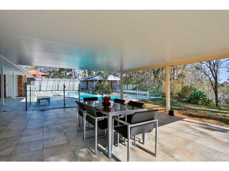 8 Dippel Street, Middle Ridge QLD 4350