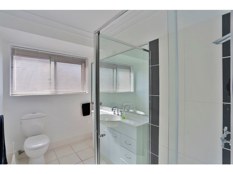 8 Dippel Street, Middle Ridge QLD 4350