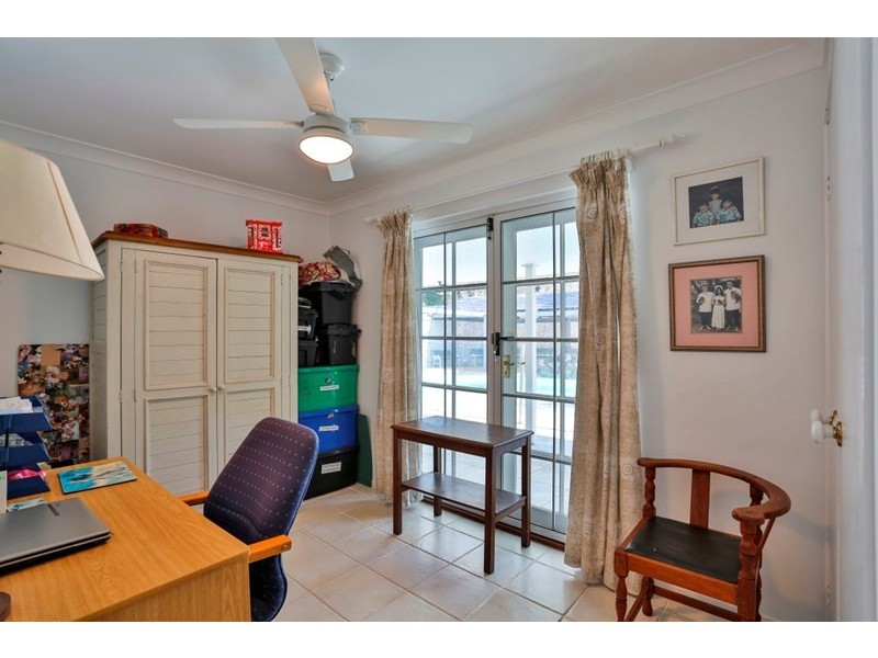 8 Dippel Street, Middle Ridge QLD 4350