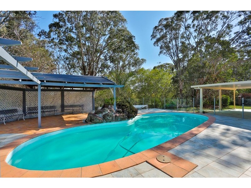 8 Dippel Street, Middle Ridge QLD 4350