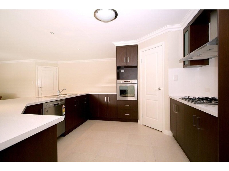 9 Saba Court, Middle Ridge QLD 4350