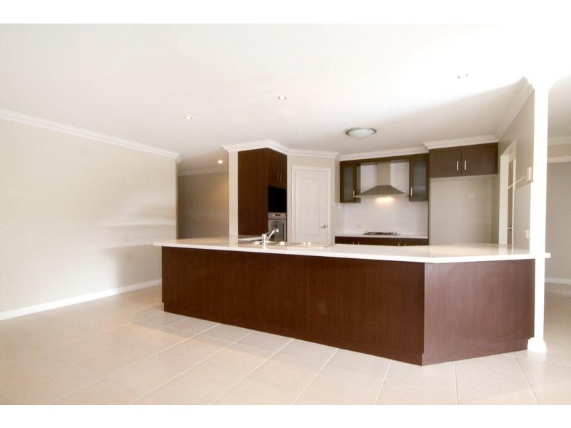 9 Saba Court, Middle Ridge QLD 4350