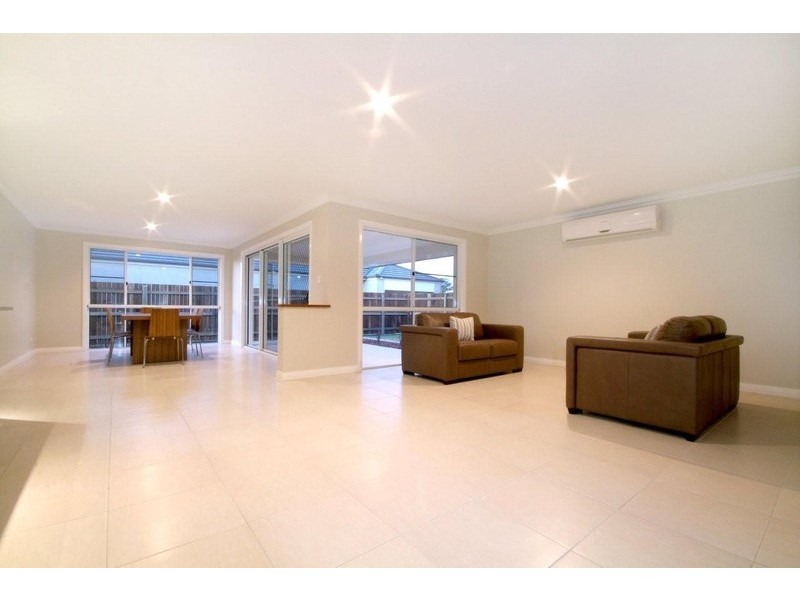 9 Saba Court, Middle Ridge QLD 4350