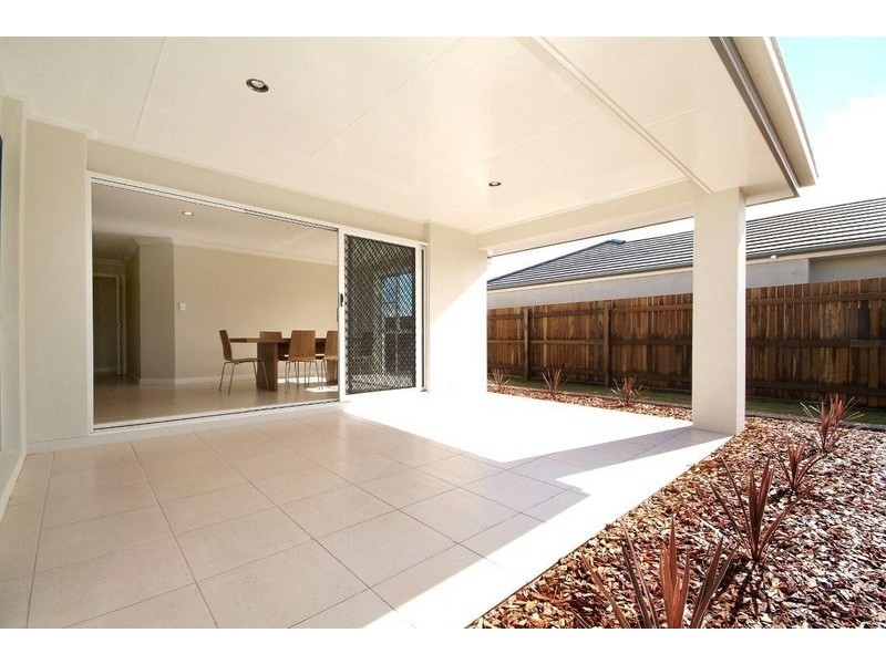 9 Saba Court, Middle Ridge QLD 4350