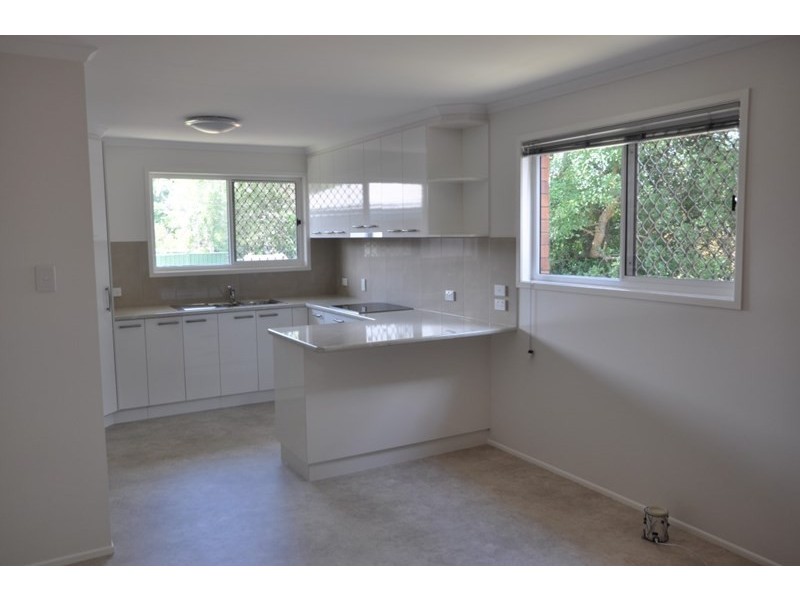 12 Hazzard Street, Centenary Heights QLD 4350