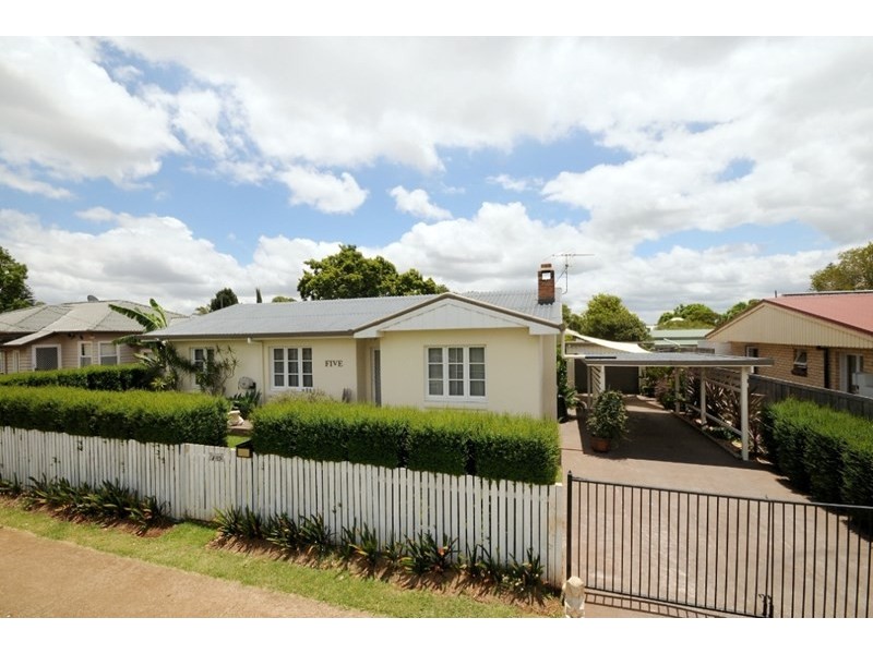 5 Hursley Road, Newtown QLD 4350