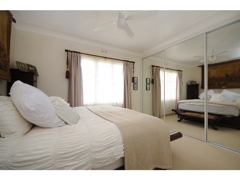 5 Hursley Road, Newtown QLD 4350